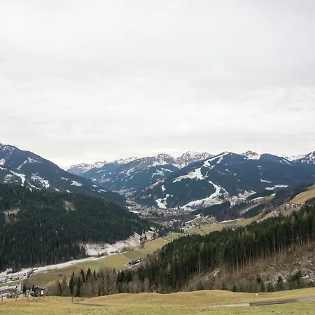 In With Stunning Mountain Views, Cleaning Included Lejlighed Wagrain